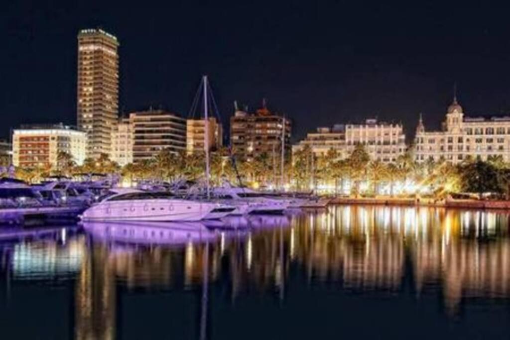 Apartamento Boutique Centrico A 5 Min Playa Alicante Luaran gambar